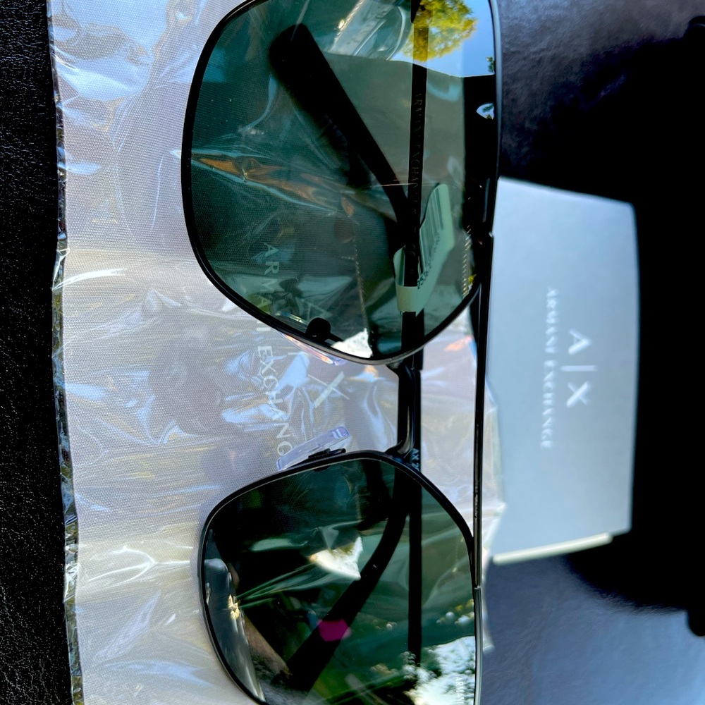 Sunglasses - Picture 5 of 6
